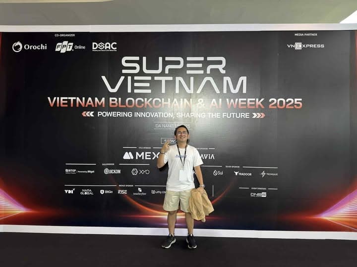 Eli Becislao Arrives in Super Vietnam